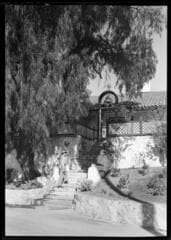 Go to image 1.