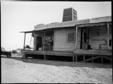 Public ice house